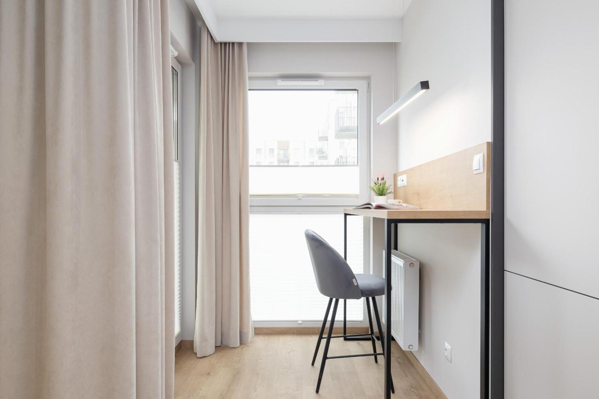 Bright Apartment In Krakow With Garden, Air Conditioning, Parking And Desk By Renters Prestige ภายนอก รูปภาพ
