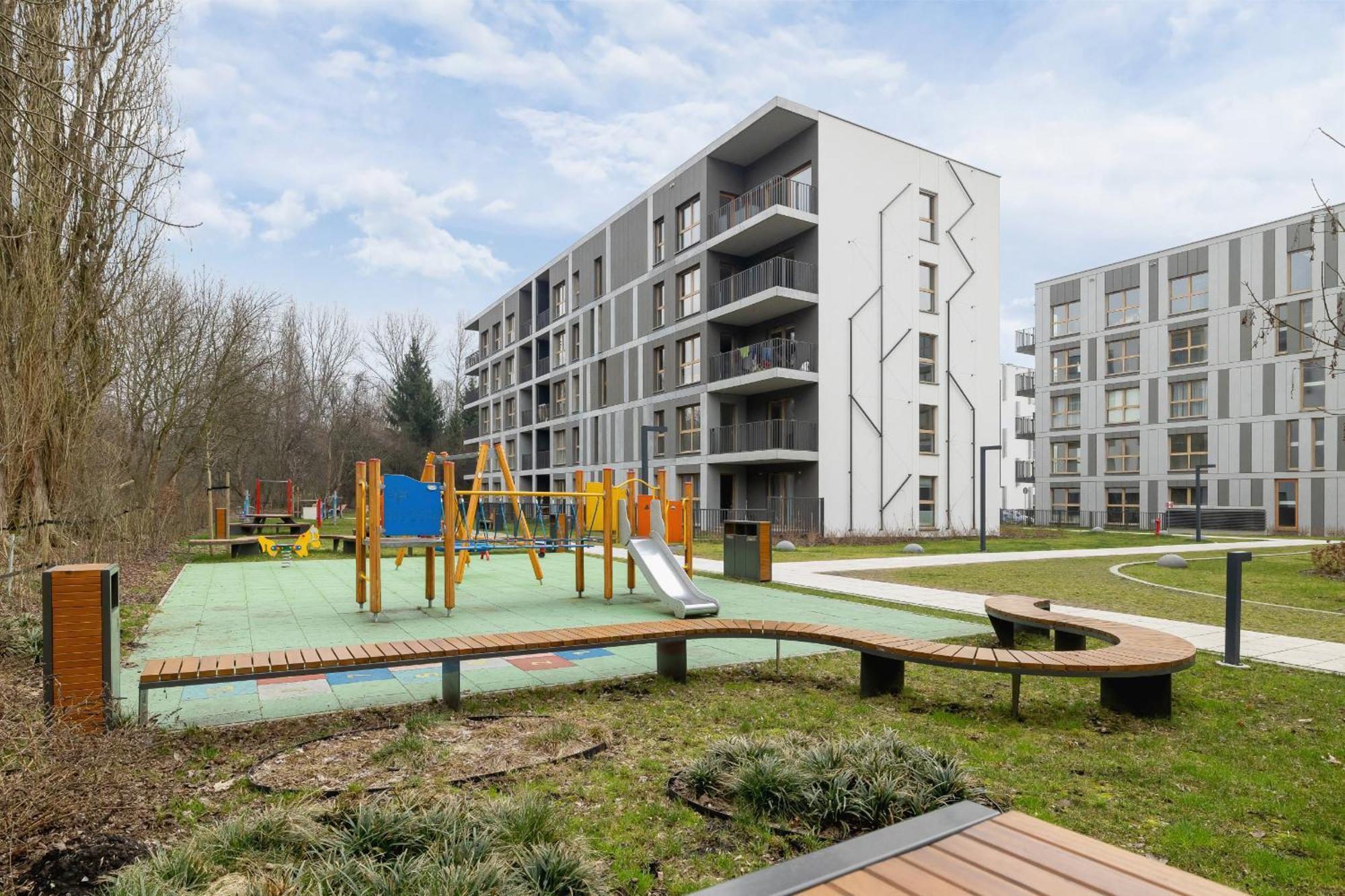 Bright Apartment In Krakow With Garden, Air Conditioning, Parking And Desk By Renters Prestige ภายนอก รูปภาพ